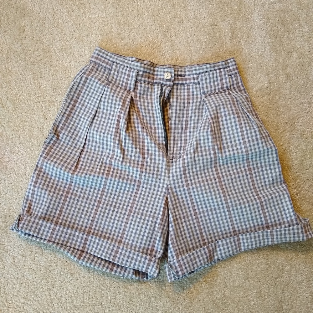 Vintage 90s high waisted plaid shorts